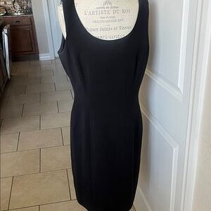 Tahari by Arthur Levine size 12 black mid length sleeveless dress